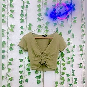 Olive green scrunched cropped t-shirt!